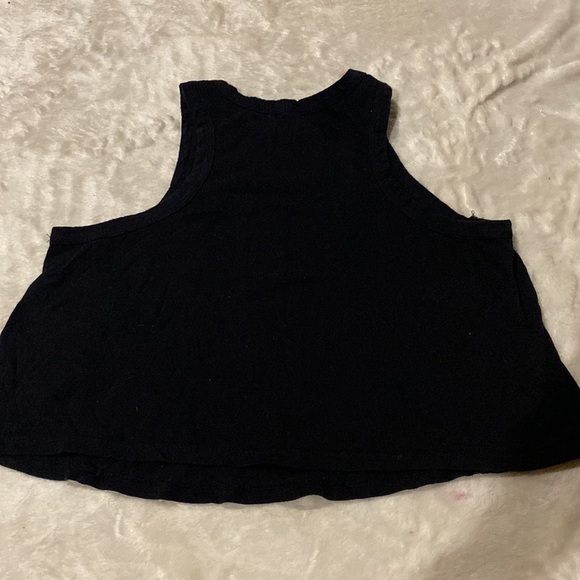 Heart&Hips cropped black tank top - Picture 2 of 3